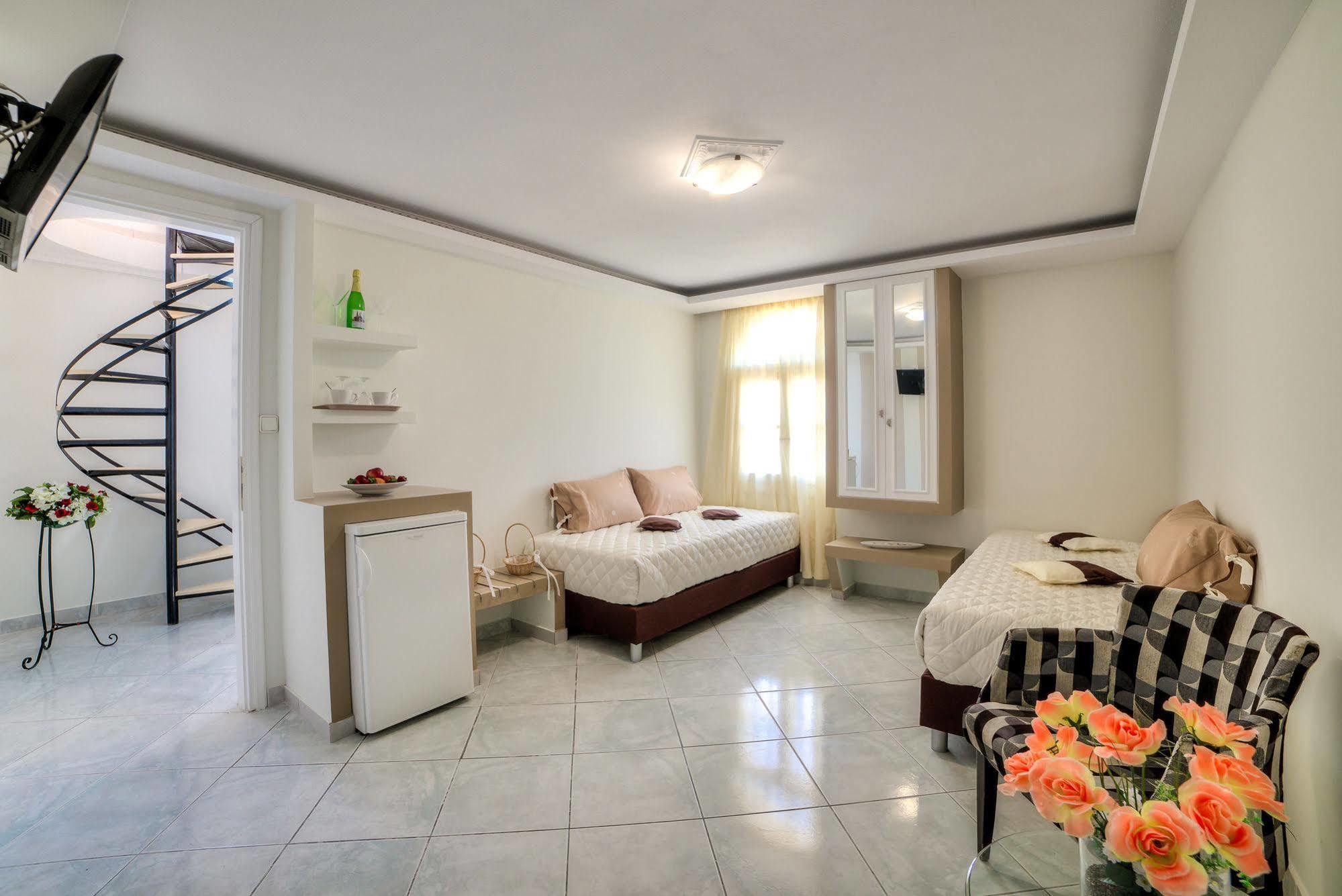Pantheon Hotel Agios Georgios  Buitenkant foto